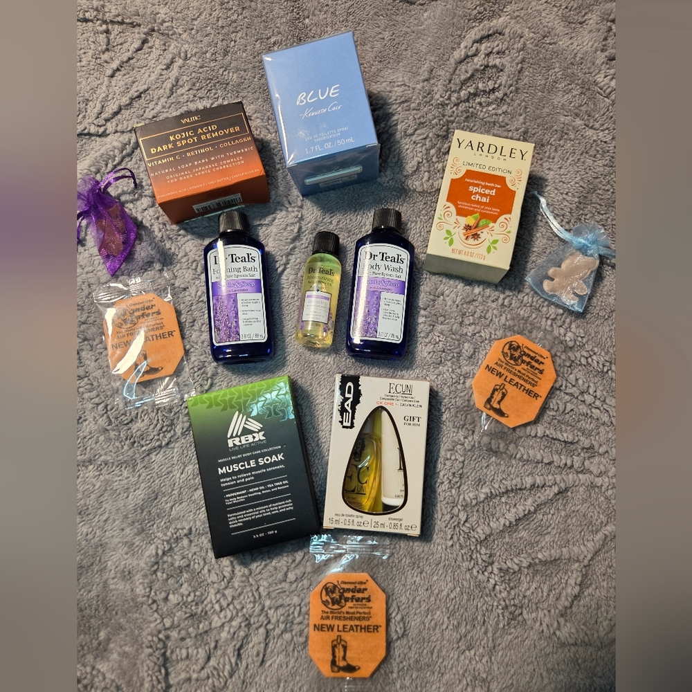 Assorted Men's Gift Bundle - NEW - Picture 3 of 6
